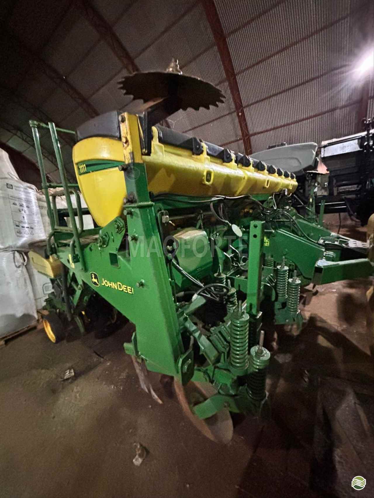 PLANTADEIRA JOHN DEERE PLANTADEIRAS 1111 Maqforte - Stara - Matriz PATO BRANCO PARANÁ PR